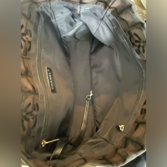 Authentic Chanel Tote 🖤 - Picture 11 of 13